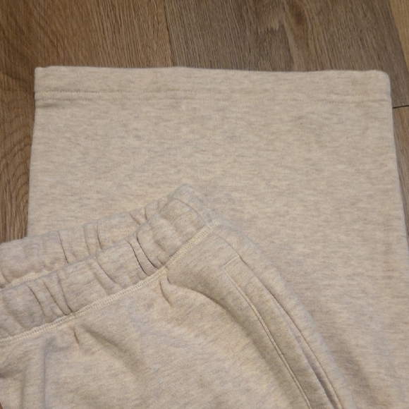 SKIMS Women's Cream Wide Leg Pants - Picture 4 of 7